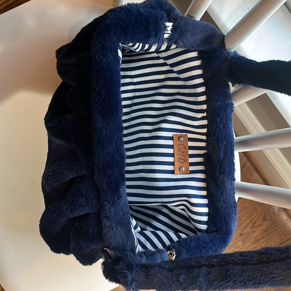 CMD Blue Faux Fur Round Regular Open top, boxy inside- super soft outside - Picture 3 of 12
